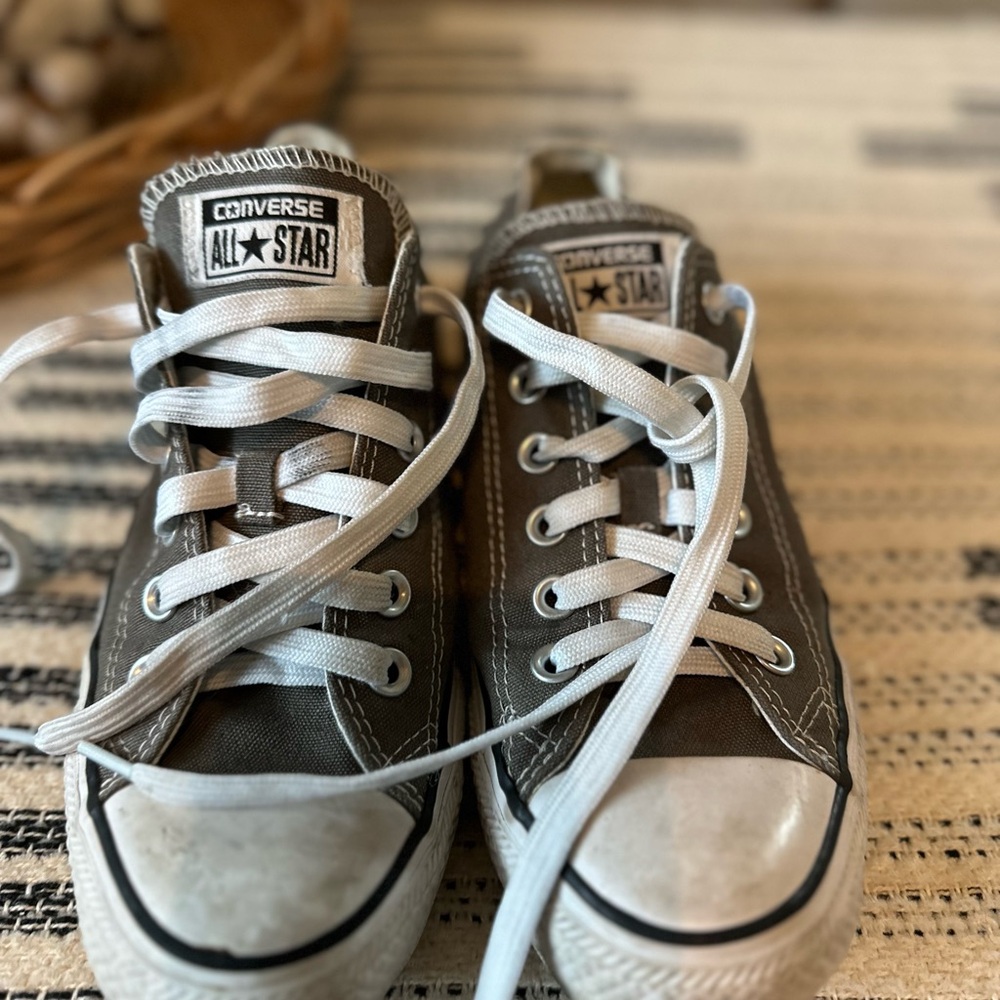 Converse Chuck Taylor All Star Low Top Sneakers Gray Womens 6 Mens 8